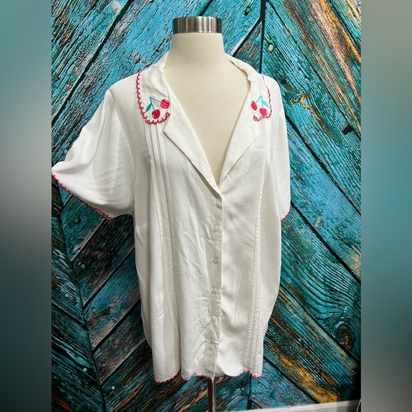 ModCloth Retro 1950s Red Cherry Embroidered Collar Button Down Shirt Blouse - Picture 6 of 10